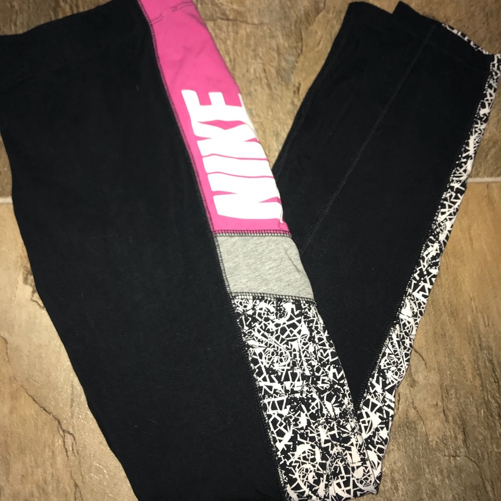Nike Patterned Leggings